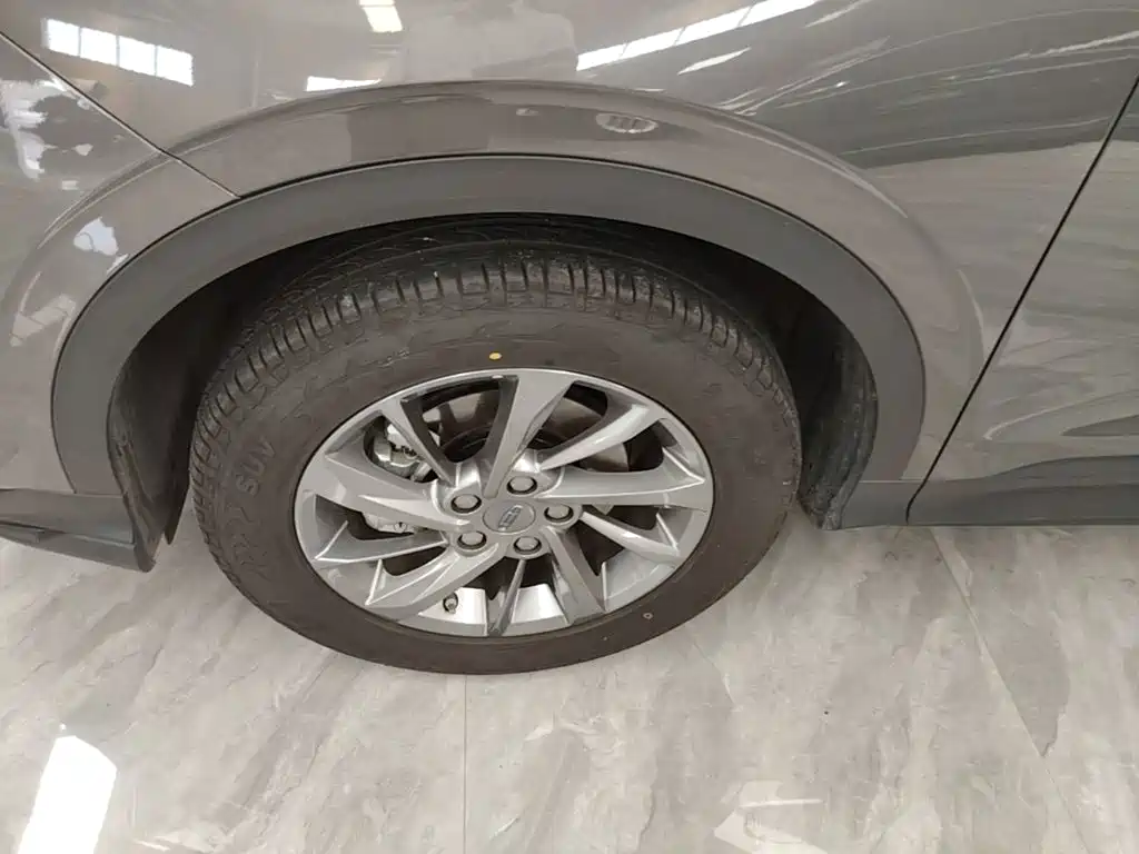 Geely Binyue — миниатюра 23