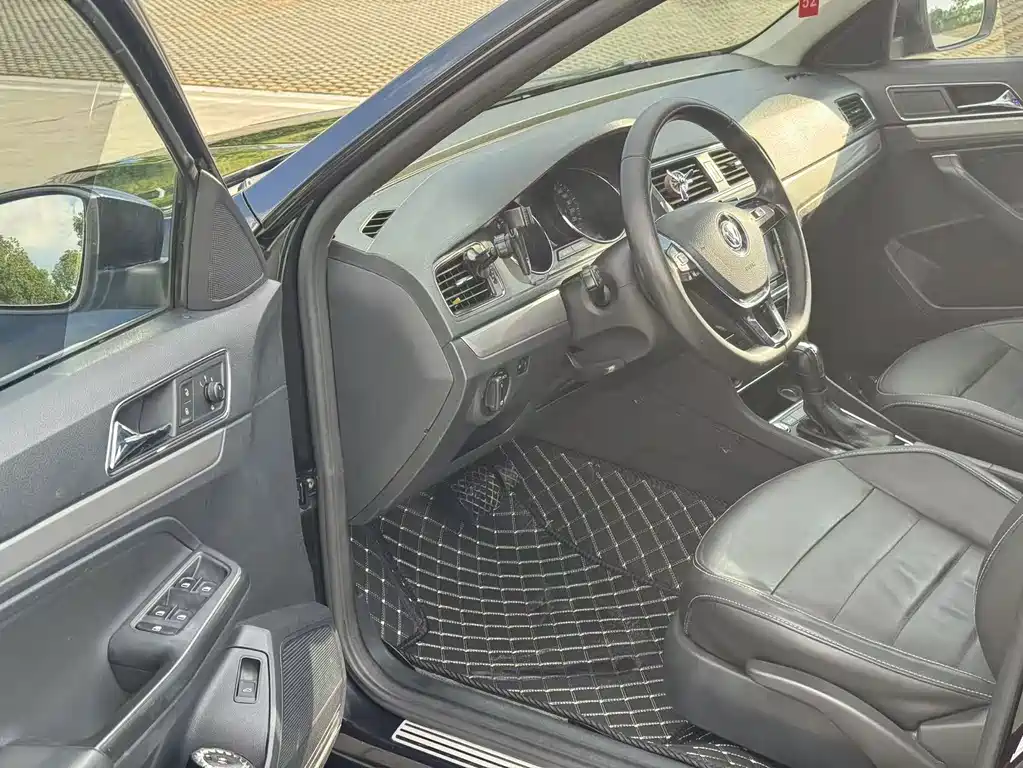 Volkswagen Lavida — миниатюра 10