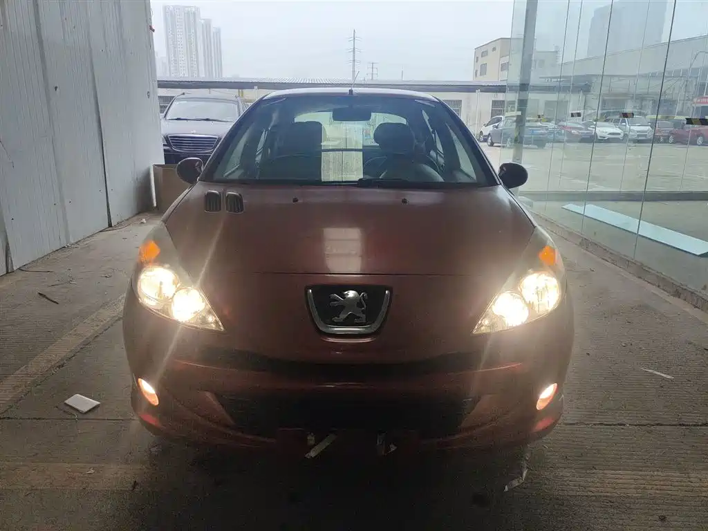 Peugeot 207 2011 1.4L MT
