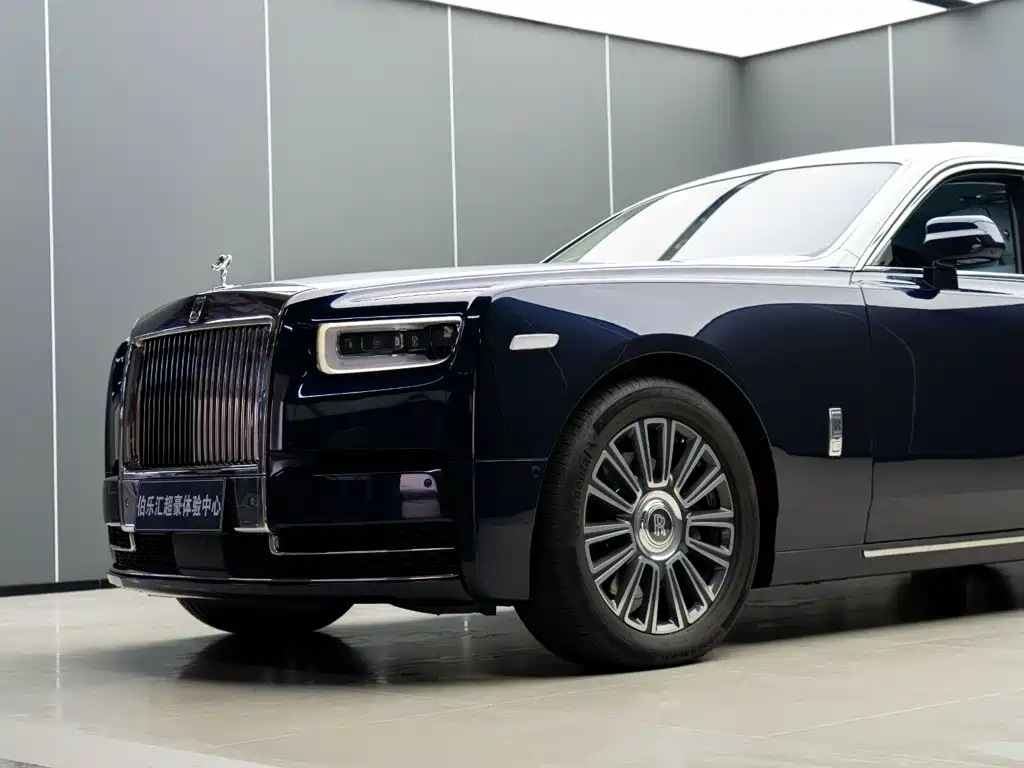 Rolls-Royce Phantom — миниатюра 5