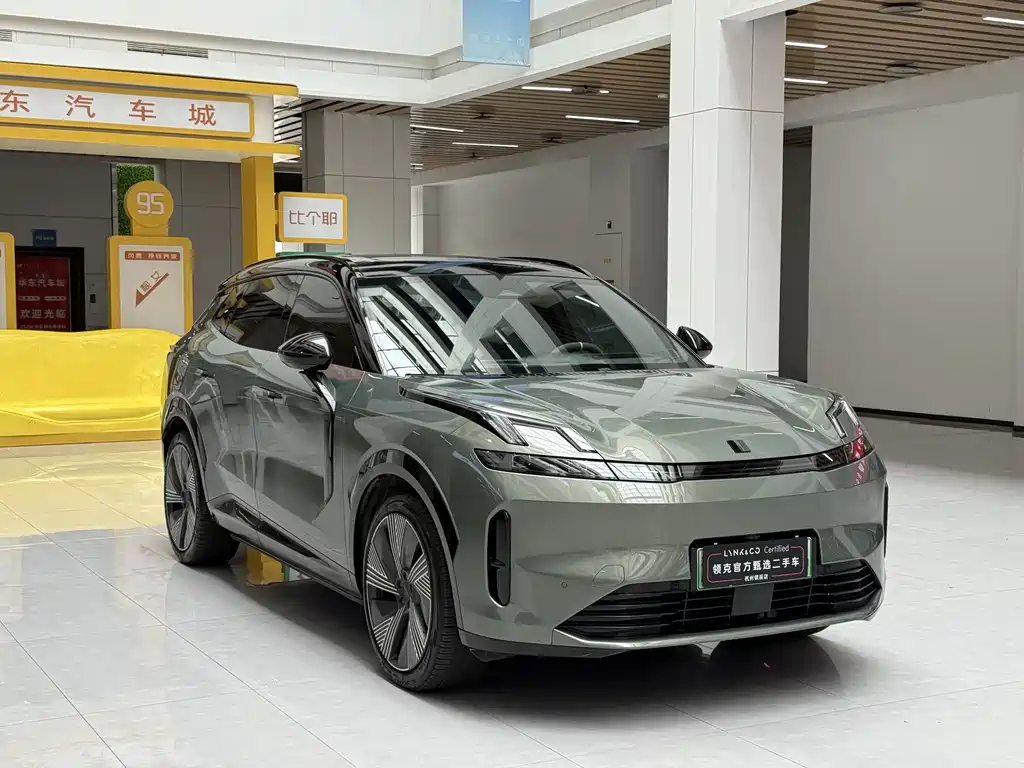 Lynk & Co 08 EM-P 2023 220km Halo