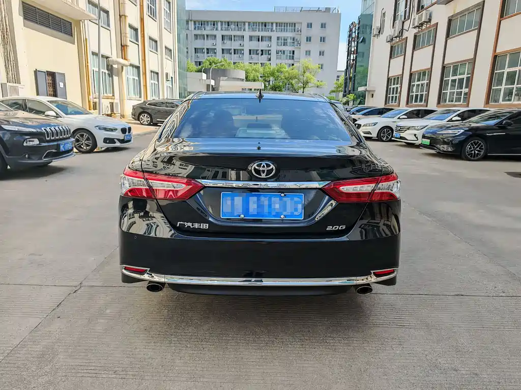 TOYOTA CAMRY