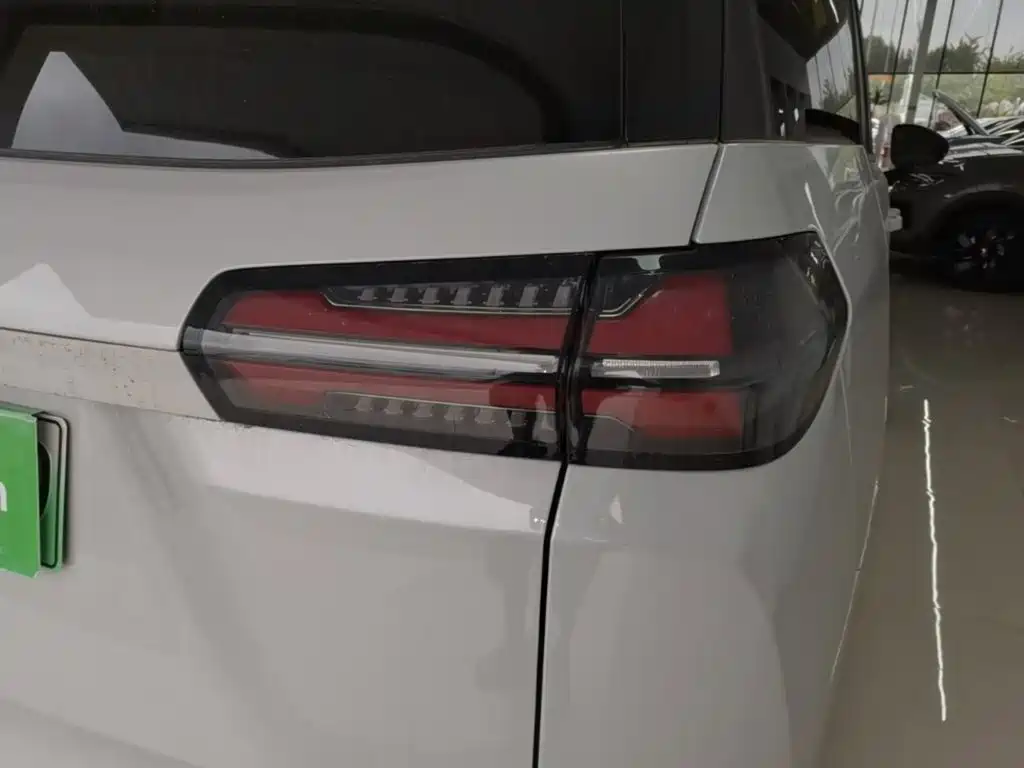 Wuling Xingguang 730 New Energy — миниатюра 8