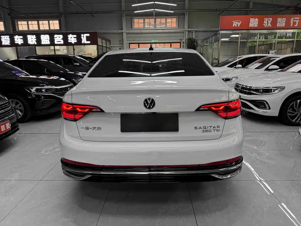 Volkswagen Sagitar 2023 280TSI DSG
