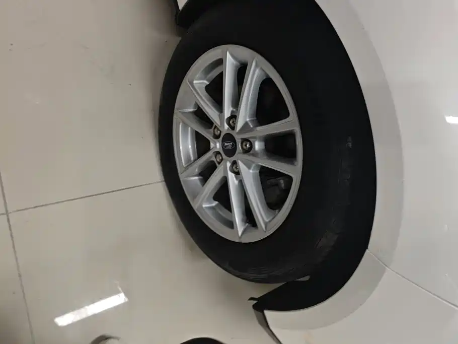 Ford Focus — миниатюра 6