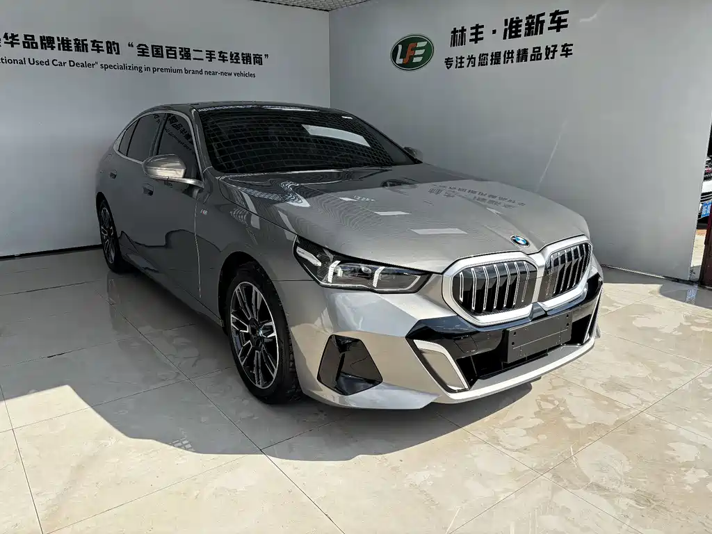 BMW 5 Series — миниатюра 3
