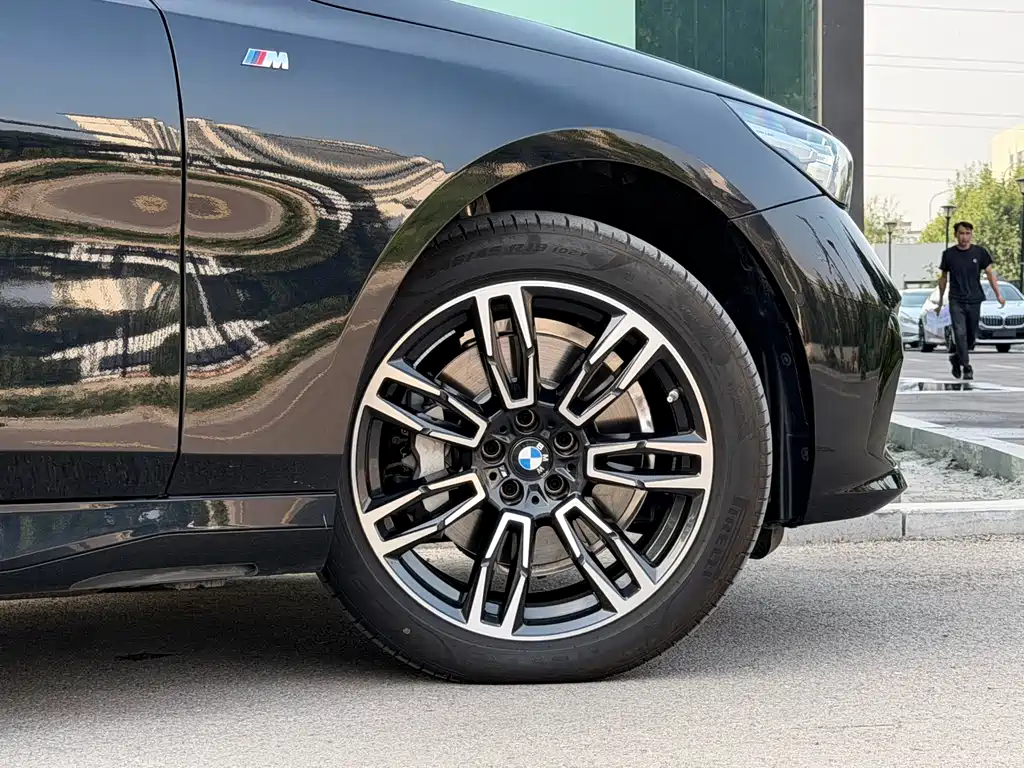 BMW 5 Series 5 2025 530Li Lead M Sport