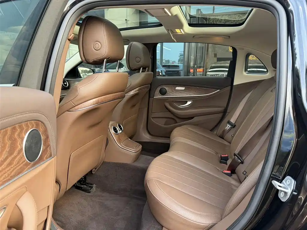 MERCEDES-BENZ E CLASS