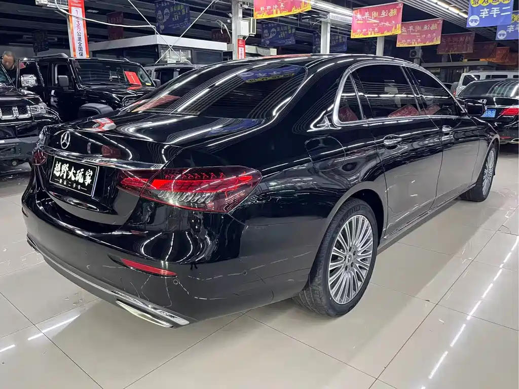 Mercedes-Benz E-Class — миниатюра 6