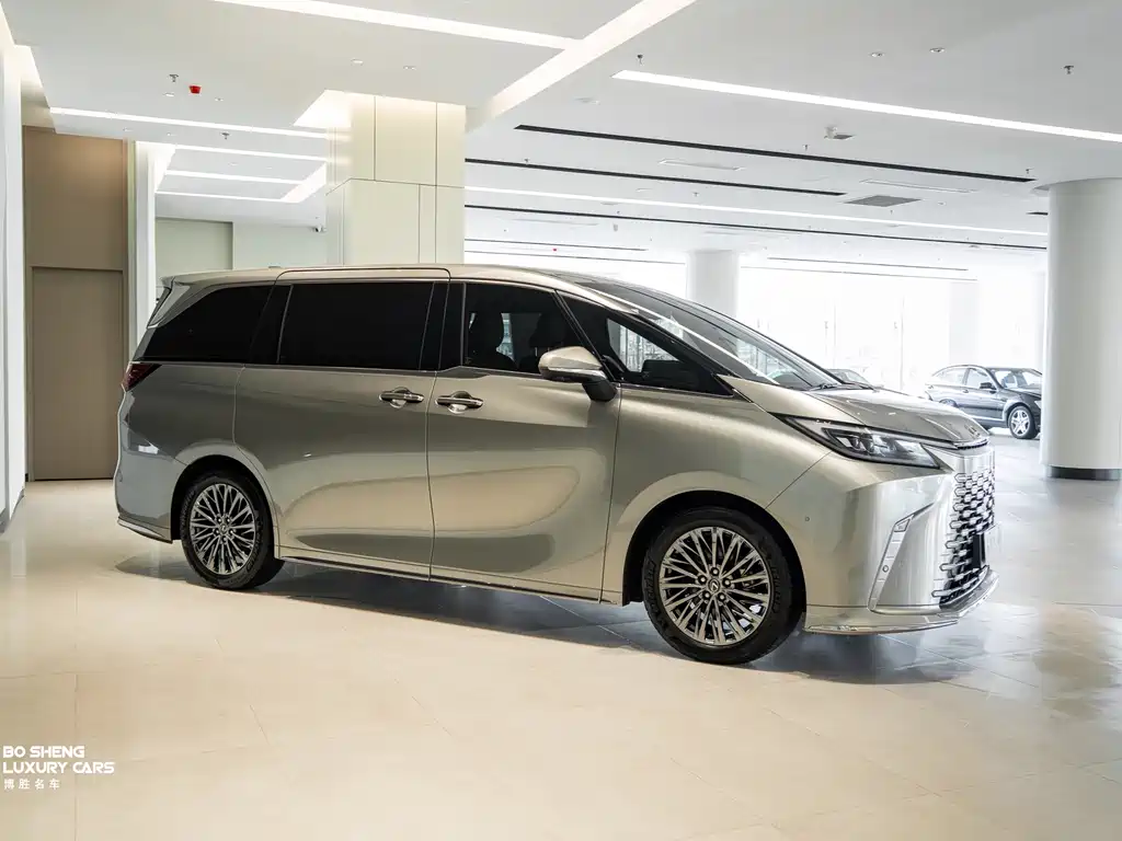 Lexus LM 2025 350h