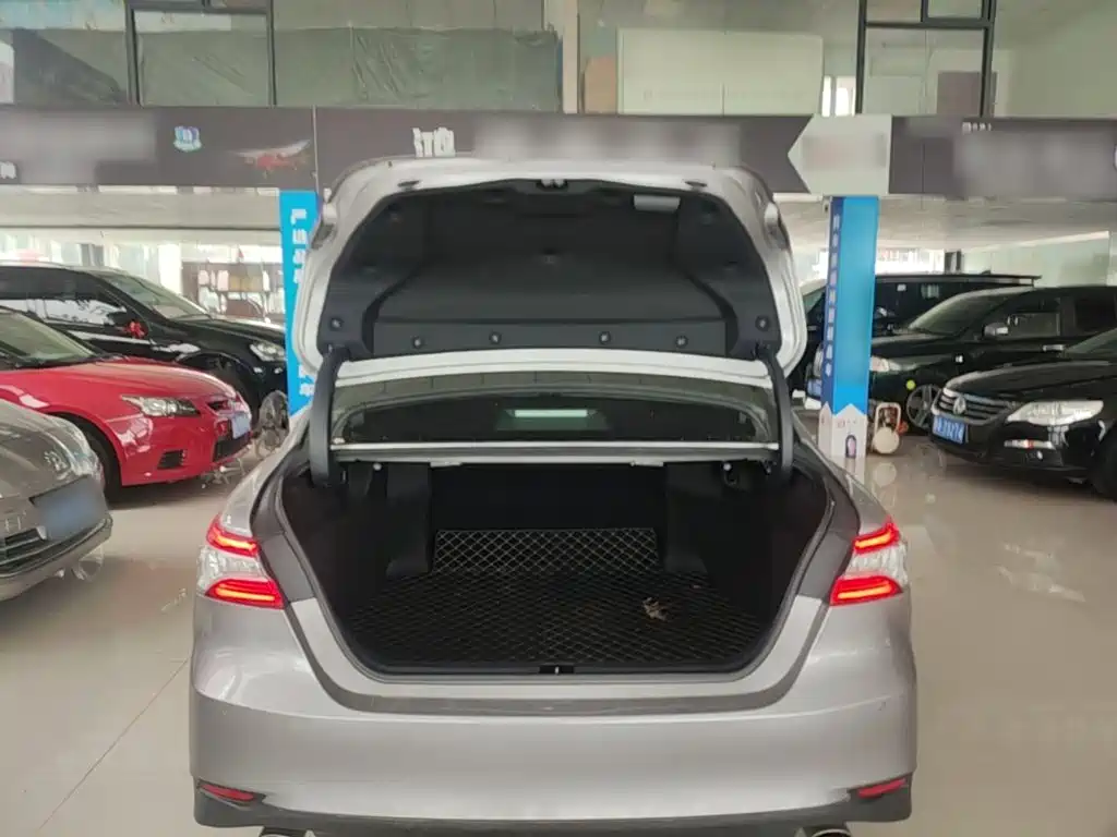 Toyota Camry — миниатюра 19