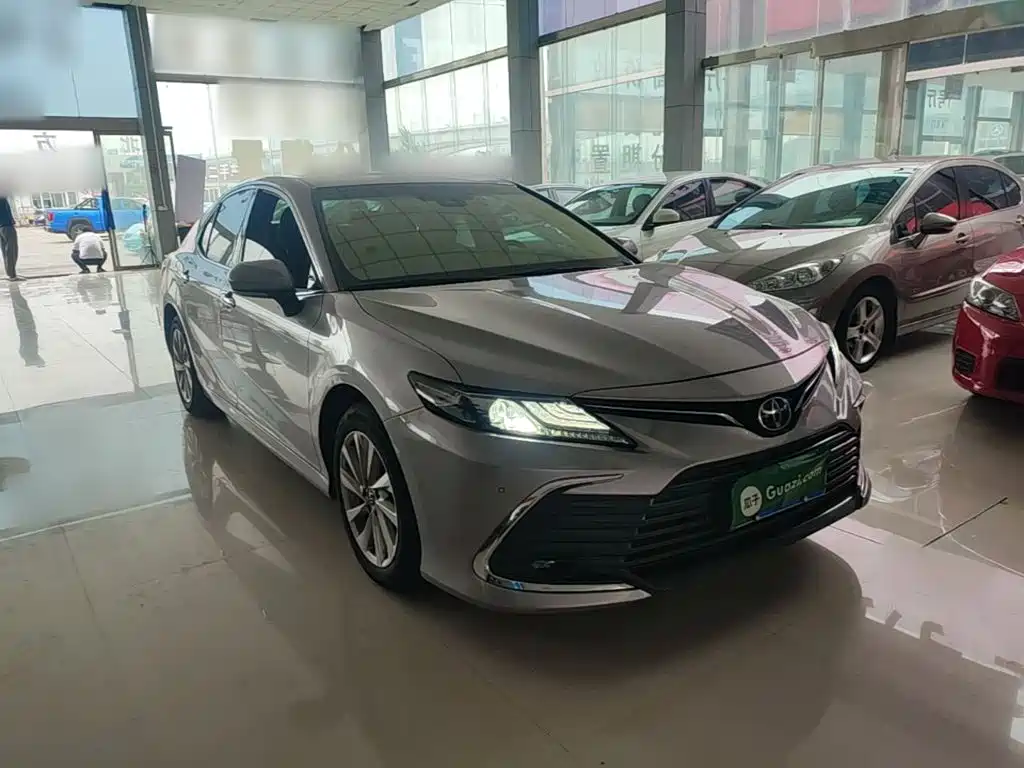 Toyota Camry — миниатюра 4