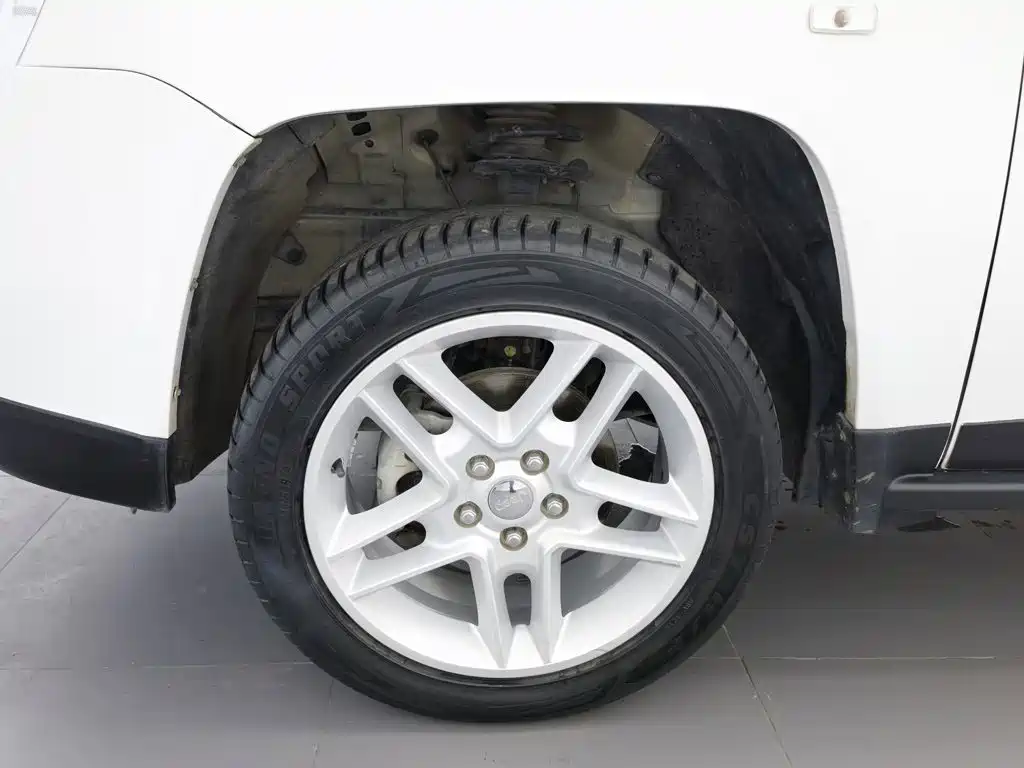 Jeep Compass (Import) — миниатюра 17
