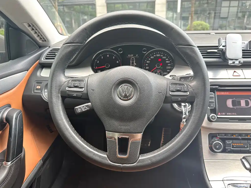 Volkswagen FAW - Passat CC CC 2010 2.0TSI Luxury