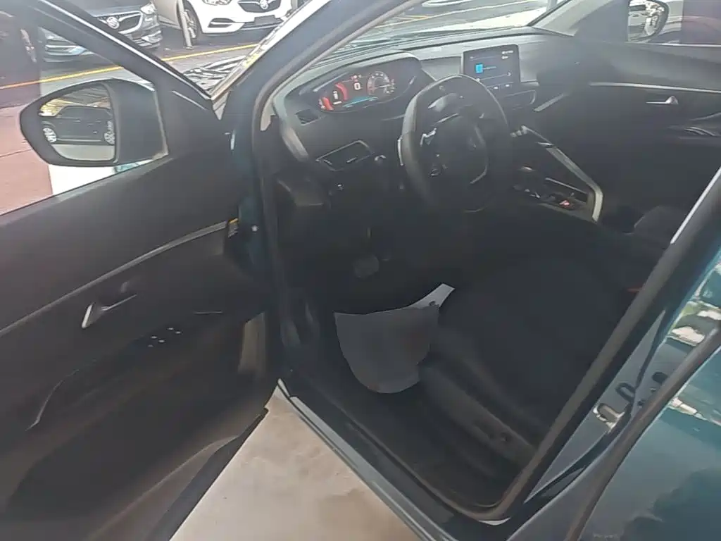 Peugeot 5008 — миниатюра 16