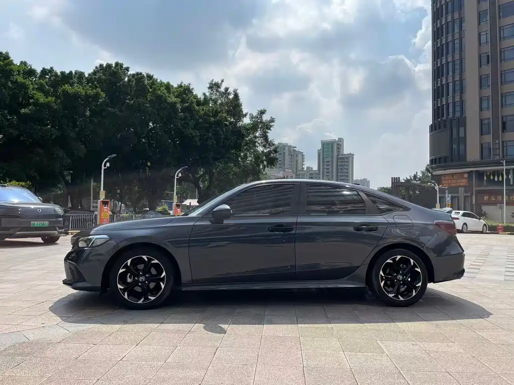 Honda Civic — миниатюра 4