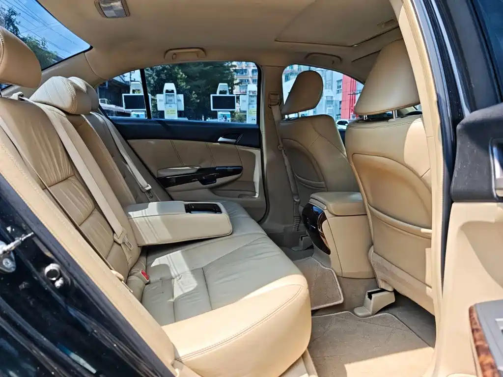 Honda Accord — миниатюра 24