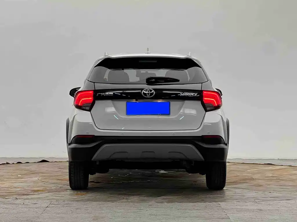 Toyota Yaris L — миниатюра 5