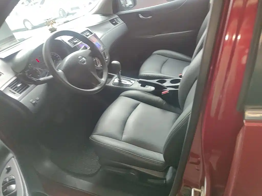 Nissan Tiida — миниатюра 15