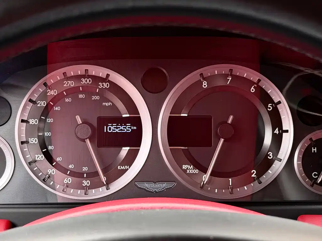 Aston Martin Rapide — миниатюра 7