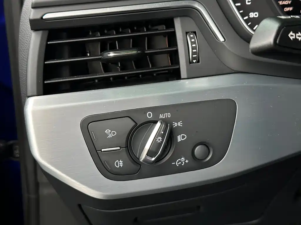 Audi A4L — миниатюра 9