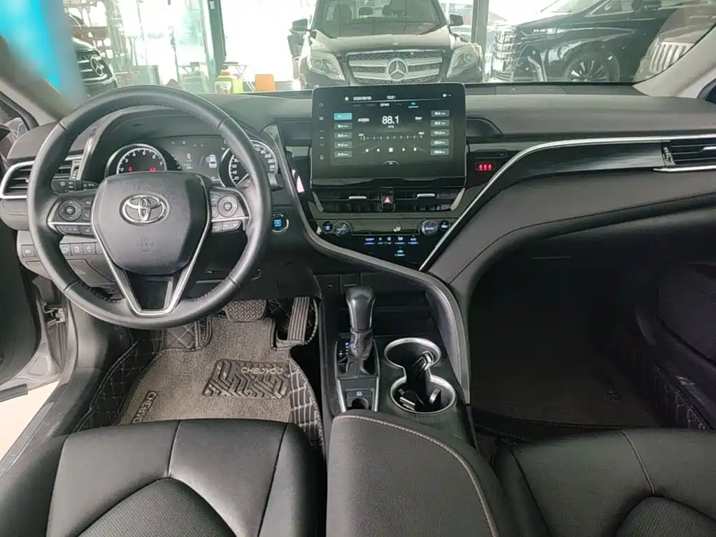 Toyota Camry — миниатюра 10