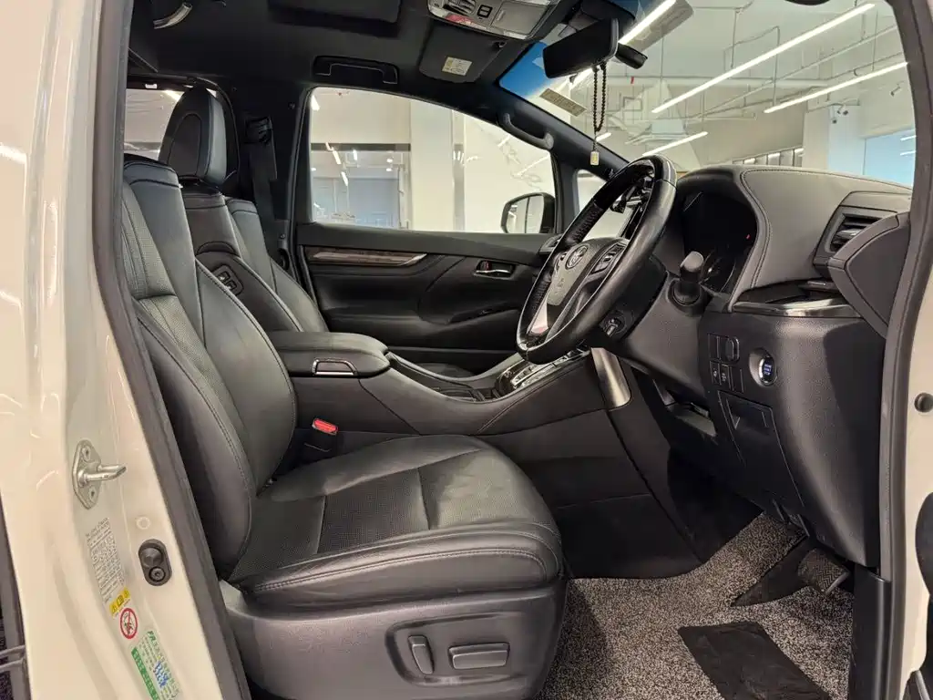 Toyota Alphard 2018 3.5L Luxury