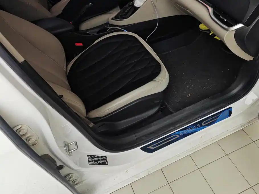 Buick Excelle — миниатюра 8