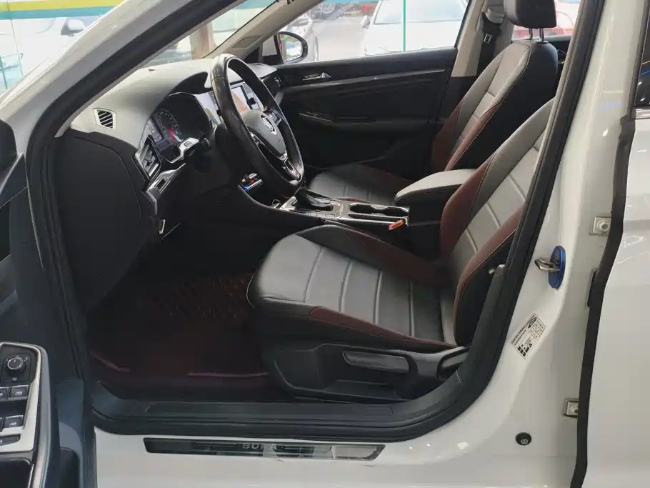 Volkswagen Bora — миниатюра 9
