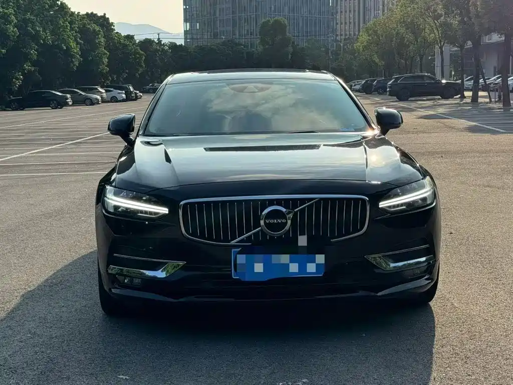 Volvo S90 — миниатюра 2