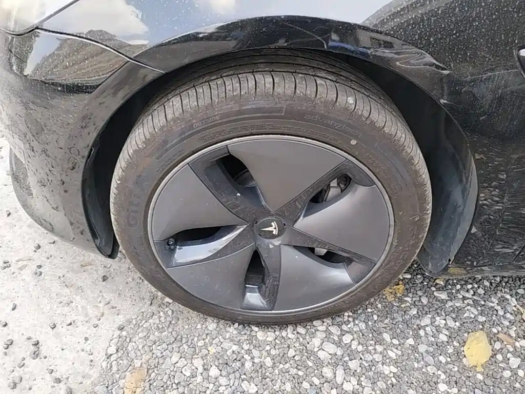 Tesla Model 3 — миниатюра 23