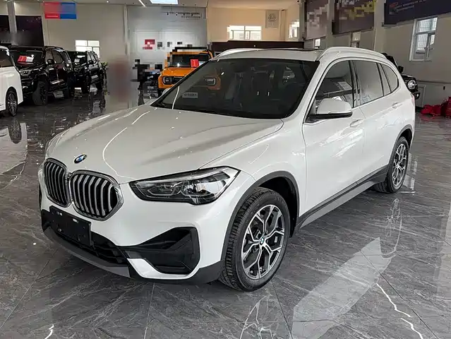 BMW  X1 2021