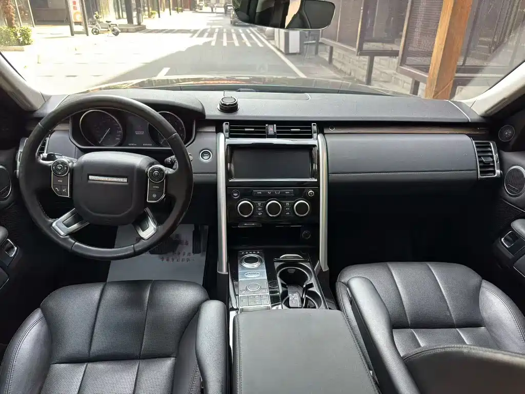 Land Rover Discovery 2017 3.0 SC V6 HSE