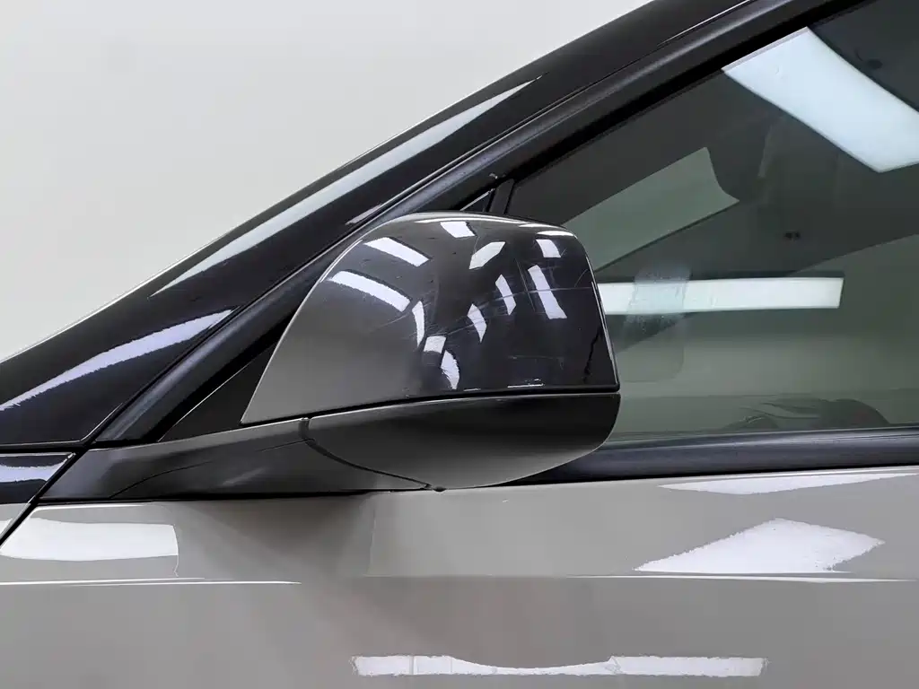 Tesla Model Y — миниатюра 29