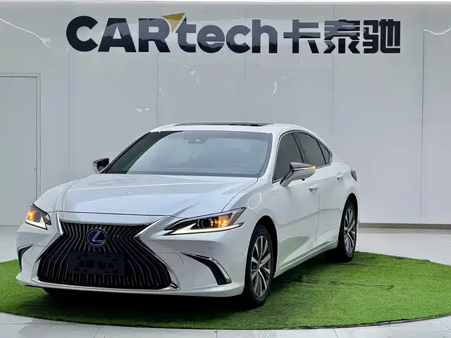 LEXUS ES 2018