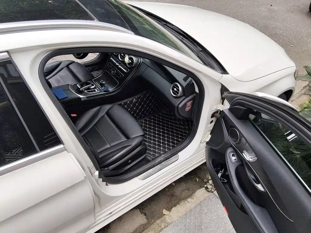 Mercedes-Benz C-Class (Import) — миниатюра 19