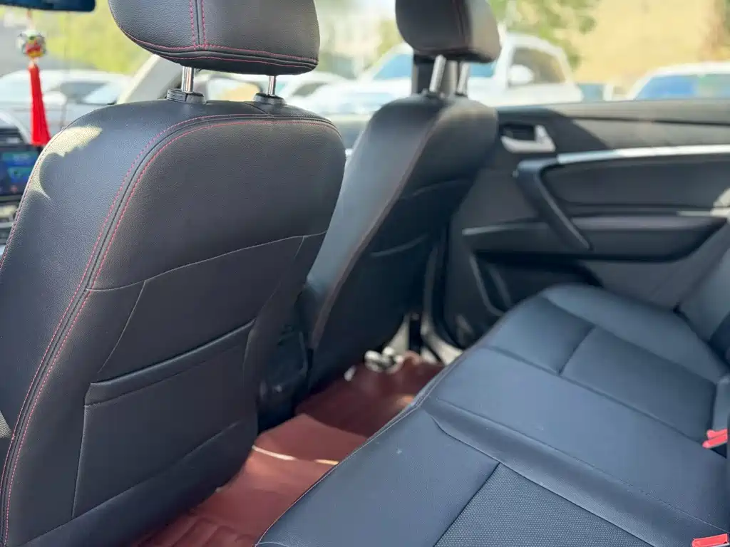Geely Emgrand — миниатюра 6