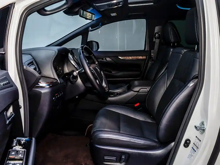 Toyota Vellfire — миниатюра 9