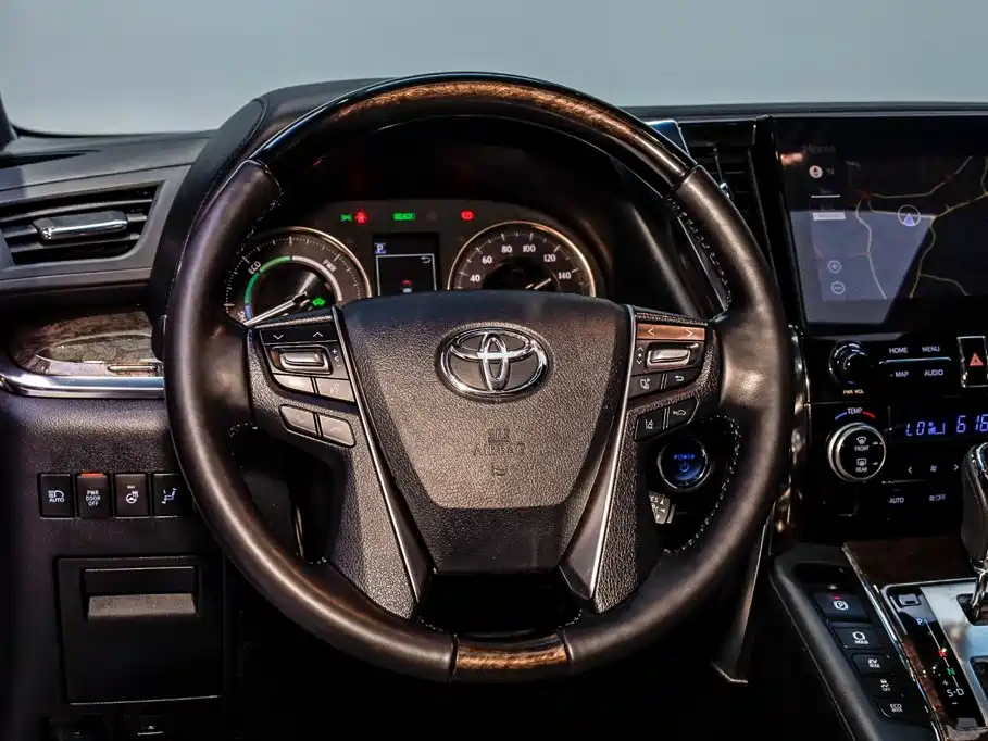 Toyota Vellfire — миниатюра 25