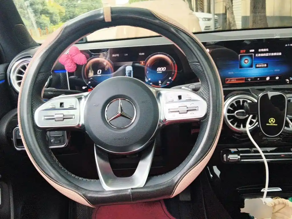 Mercedes-Benz A-Class — миниатюра 6