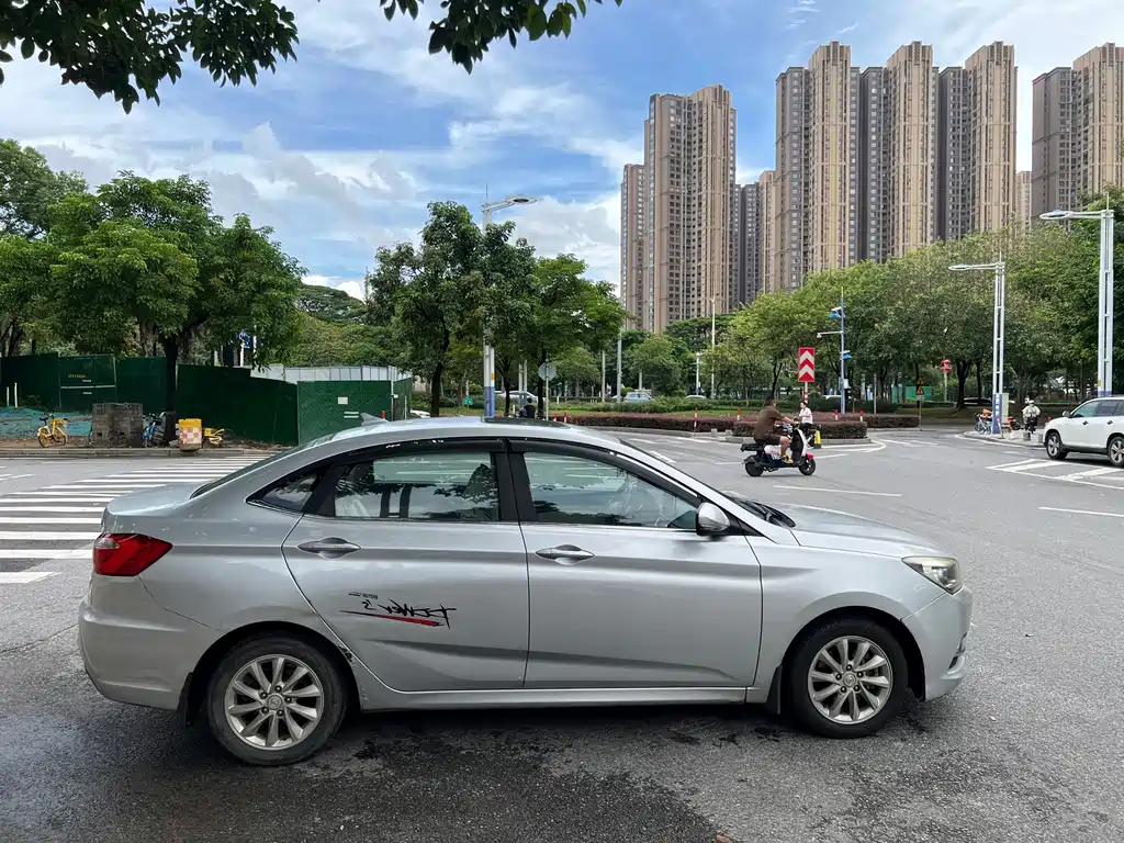 Changan V7 — миниатюра 5