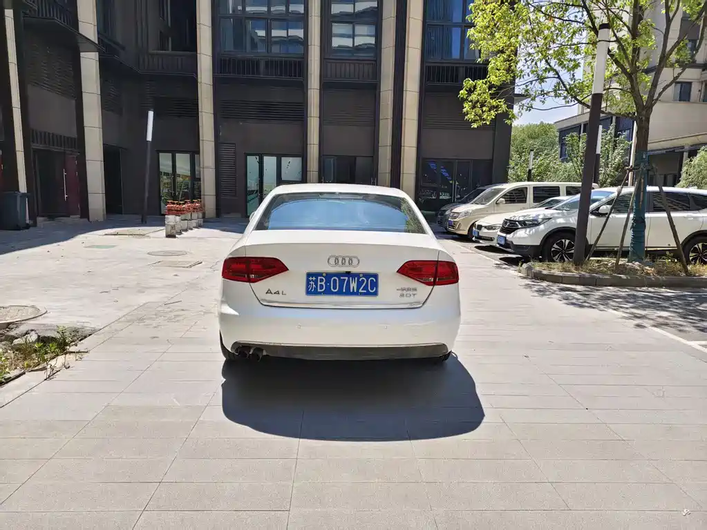 Audi A4L — миниатюра 4