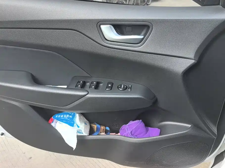 Hyundai Verna — миниатюра 7