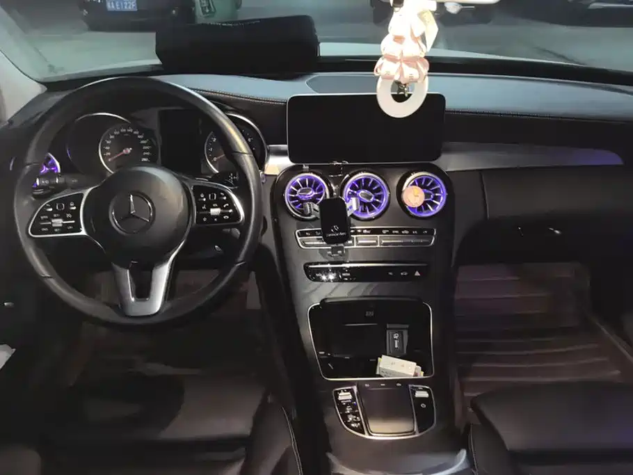 Mercedes-Benz C-Class — миниатюра 12
