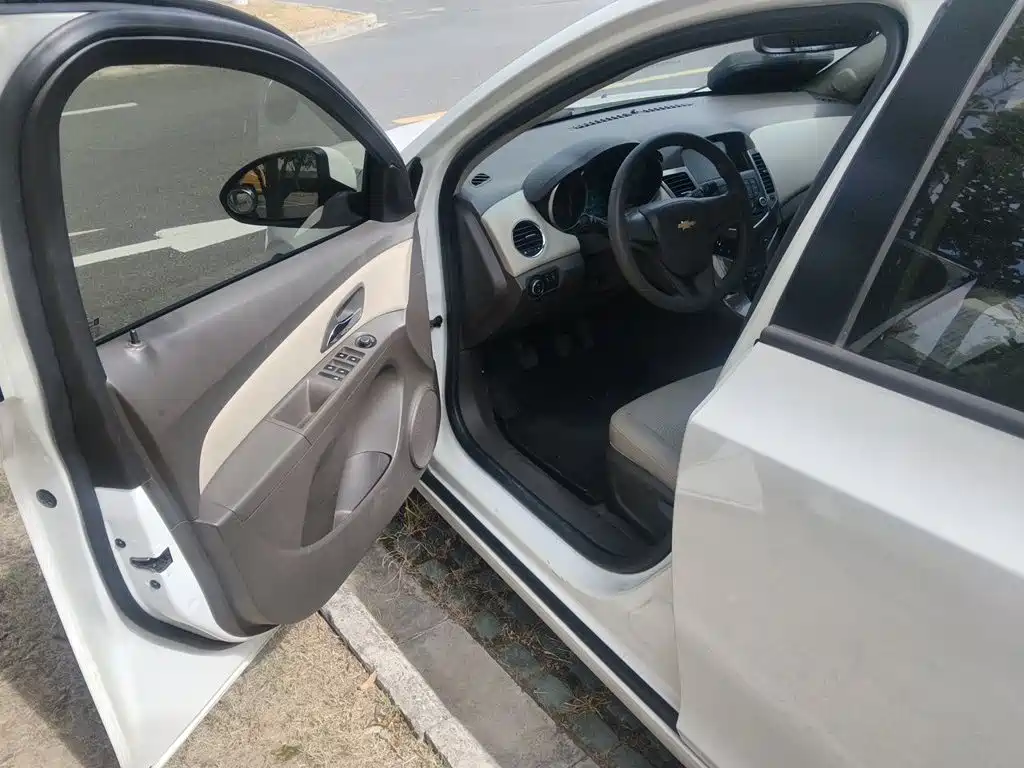Chevrolet Cruze — миниатюра 17