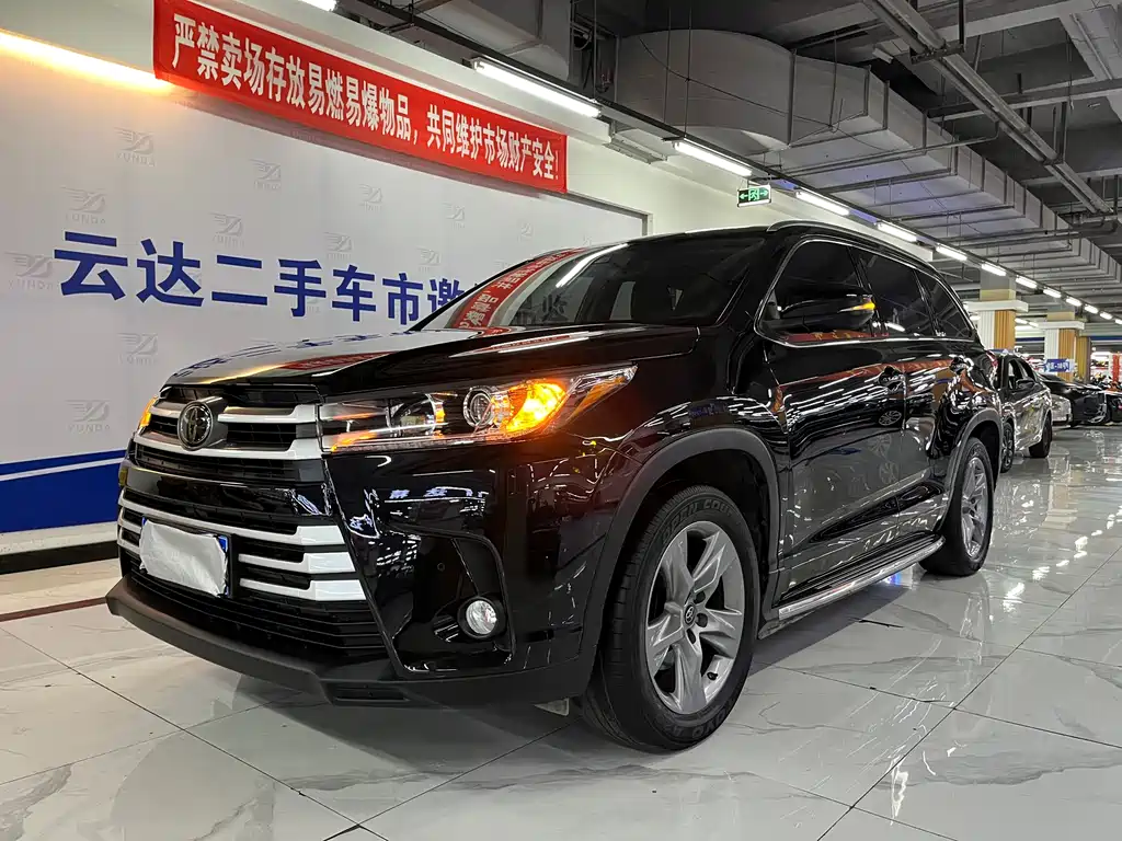 TOYOTA HIGHLANDER