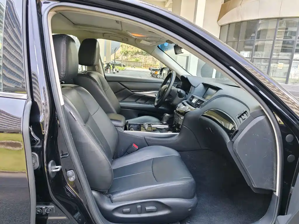 Infiniti Q70 — миниатюра 12