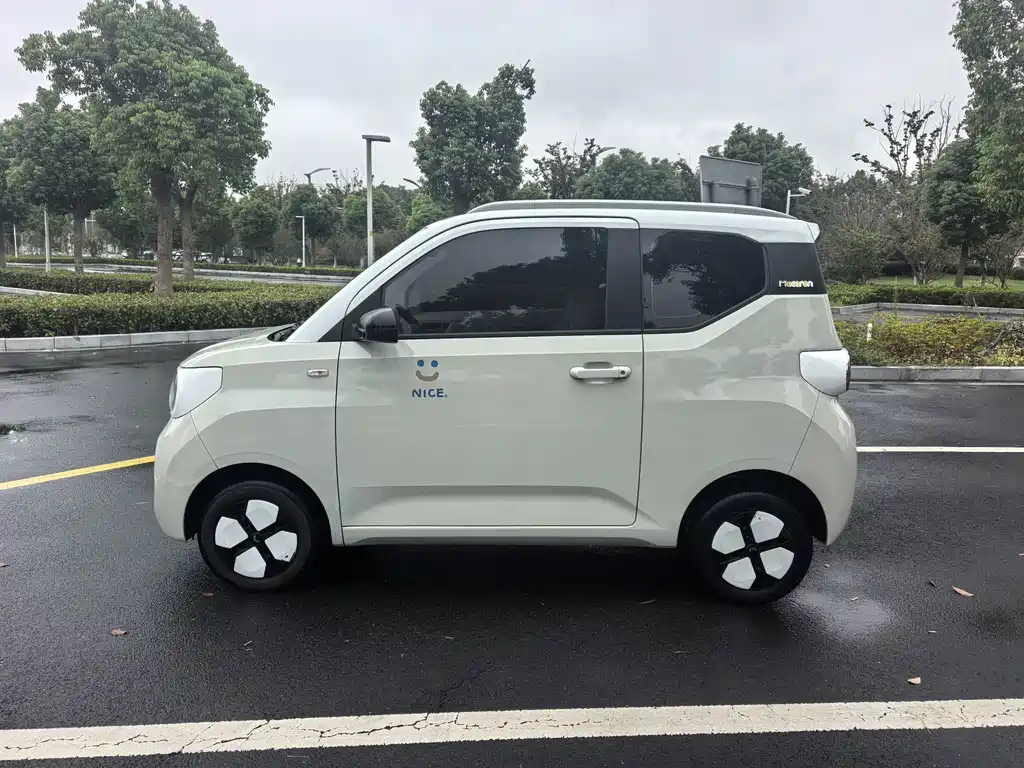 Wuling MINIEV — миниатюра 4