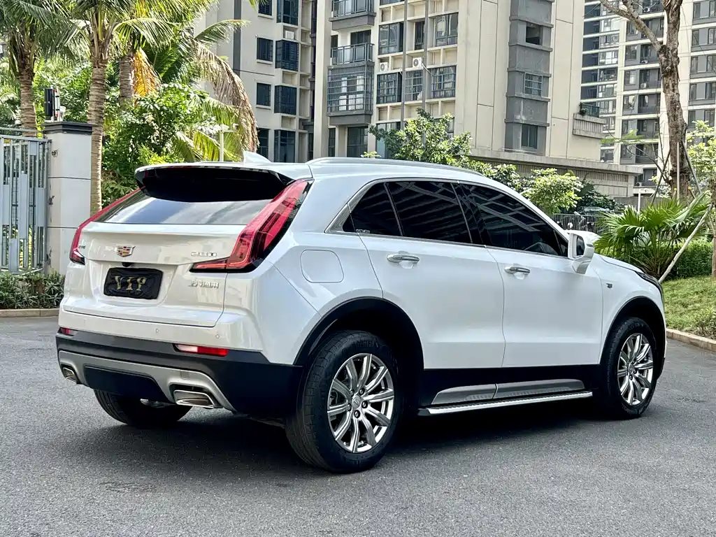 CADILLAC XT4