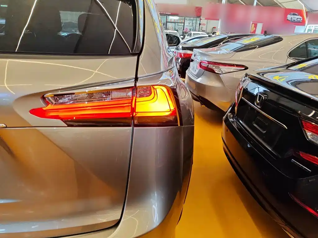 Lexus NX — миниатюра 8